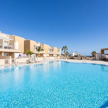 Home2book Stunning Sea Views El Poris 公寓 *